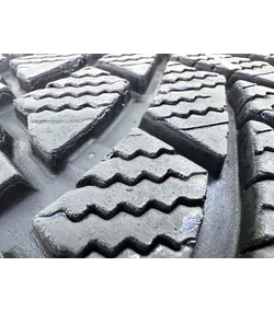 235/55 R18 Bridgestone Blizzak LM005 téli gumi 5mm - Mobil Gumis 4