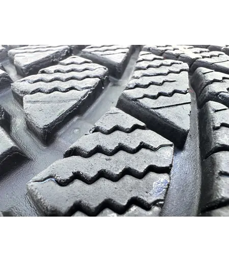 235/55 R18 Bridgestone Blizzak LM005 téli gumi 5mm - Mobil Gumis 4