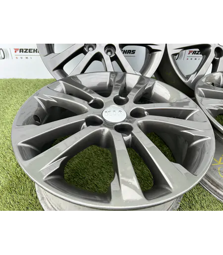 5x114.3 16" Kia gyári alufelni 6,5Jx16h2 ET50 2