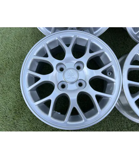 4x100 14" Mitsubishi gyári alufelni 5,5Jx14h2 ET46 2