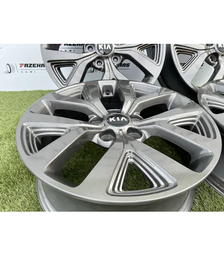 5x114.3 17" Kia Sportage gyári alufelni 6,5Jx17h2 ET40 2