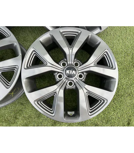 5x114.3 17" Kia Sportage gyári alufelni 6,5Jx17h2 ET40 4
