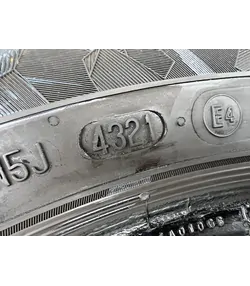 215/55 R16 Semperit Speed Grip 5 téli gumi 5-6mm 6