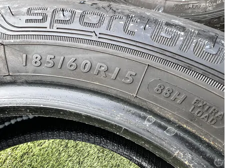 185/60 R15 Dunlop SportBluResponse nyári gumi 5,5-6mm 5