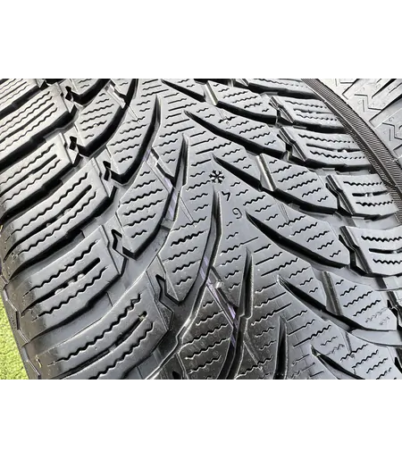 235/60 R18 Nokian WR Suv 4 téli gumi 6mm 2