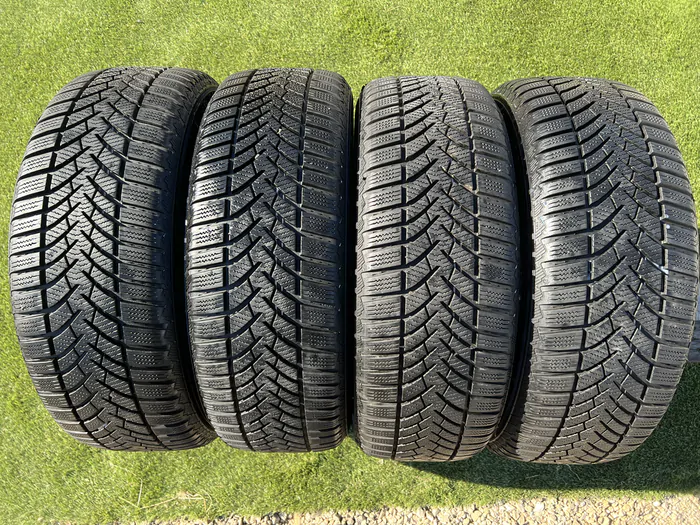 205/55 R16 Semperit Speed Grip 3 téli gumi 7,5mm alapértelmezett kép