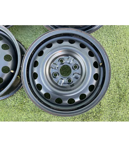 4x100 14" Toyota gyári lemezfelni 4,5Jx14h2 ET39 3