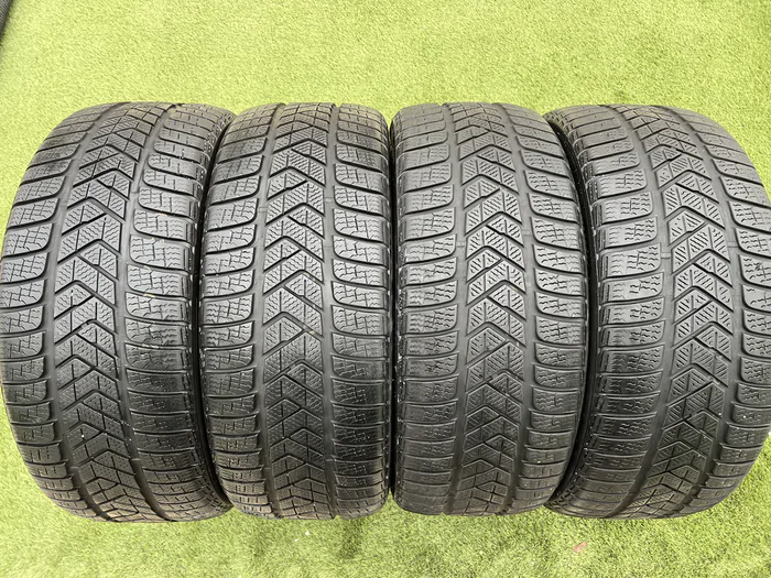 245/45 R19 Pirelli Sottozero 3 téli gumi 5-6mm alapértelmezett kép