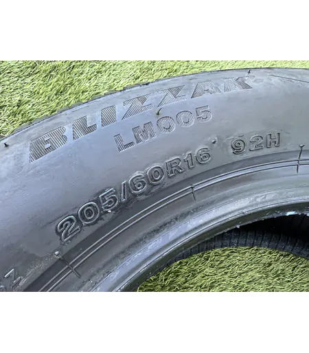205/60 R16 Bridgestone Blizzak LM005 téli gumi 4,5-5mm 5