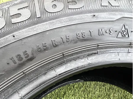 185/65 R15 Semperit Master-Grip 2 téli gumi 6mm 4