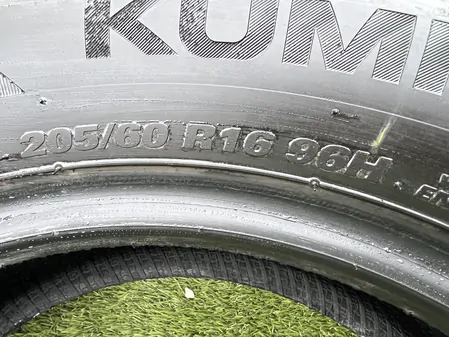 205/60 R16 Kumho WinterCraft WP52 téli gumi 6mm 5