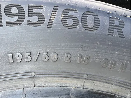 195/60 R15 Continental EcoContact 6 nyári gumi 5-5,5mm 6