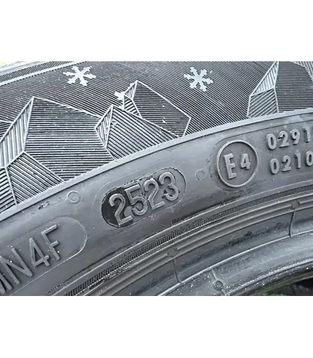 205/55 R16 Semperit Speed Grip 5 téli gumi 6,5mm 6