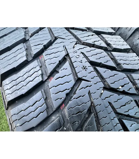 215/65 R16C Nokian SnowProof C téli gumi 8mm 2