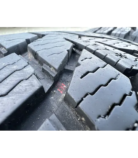 215/65 R16C Nokian SnowProof C téli gumi 8mm 4