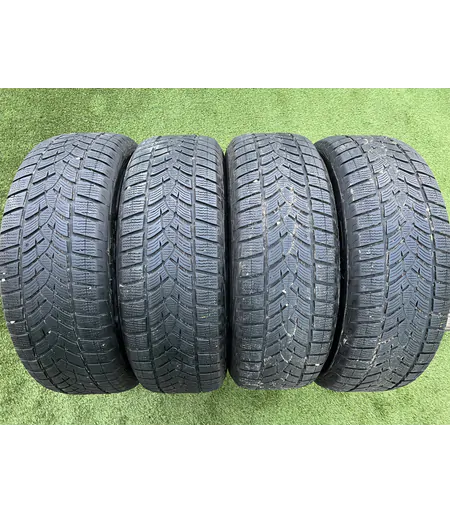 225/65 R17 Goodyear Ultra Grip Performance téli gumi 5-5,5mm