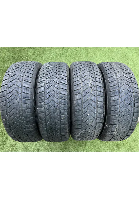 225/65 R17 Goodyear Ultra Grip Performance téli gumi 5-5,5mm