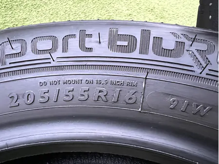 205/55 R16 Dunlop SportBlueResponse nyári gumi 5mm 5