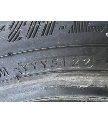 215/55 R17 Yokohama BluEarth nyári gumi 5-5,5mm - Mobil Gumis 5