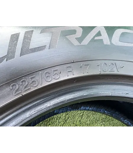 225/65 R17 Vredestein Ultrac nyári gumi 4,5mm - Mobil Gumis 5