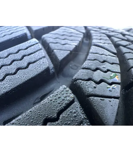 185/60 R15 Semperit Speed Grip 5 téli gumi 7-7,5mm - Mobil Gumis 4