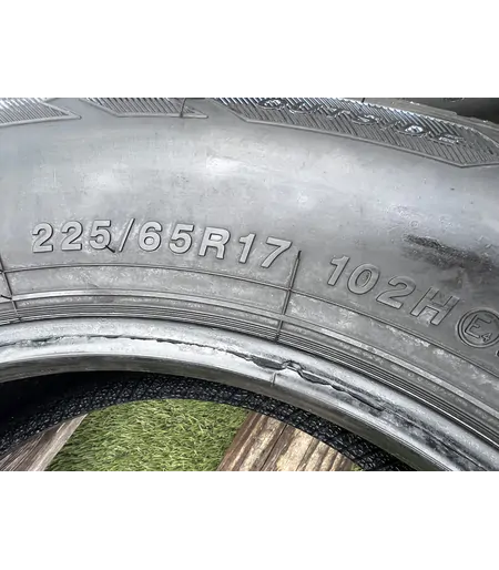 215/65 R17 Tracmax Ice Plus S220 téli gumi 6mm - Mobil Gumis 5