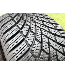 185/60 R15 Bridgestone Blizzak LM005 téli gumi 7mm 3