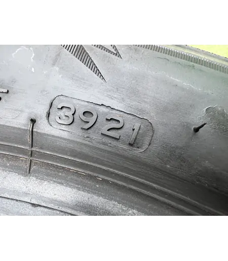 185/60 R15 Bridgestone Blizzak LM005 téli gumi 7mm 5