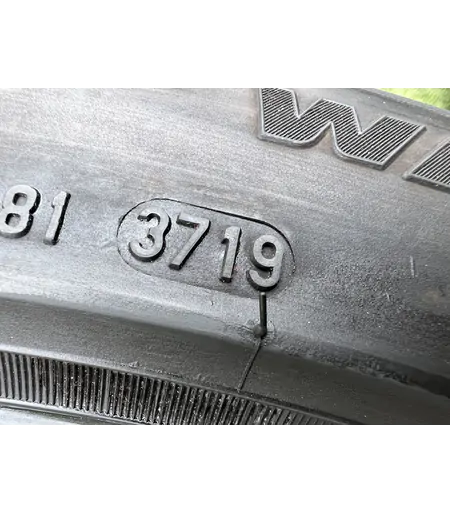 235/45 R19 Pirelli Sottozero 3 téli gumi 5,5-6mm 6