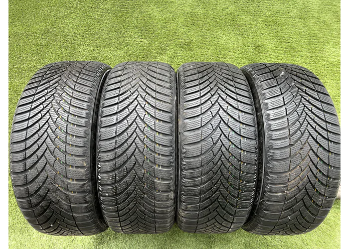 225/50 R17 Semperit Speed Grip 3 téli gumi 8mm alapértelmezett kép