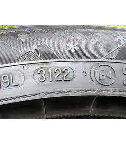 225/50 R17 Semperit Speed Grip 3 téli gumi 8mm 6