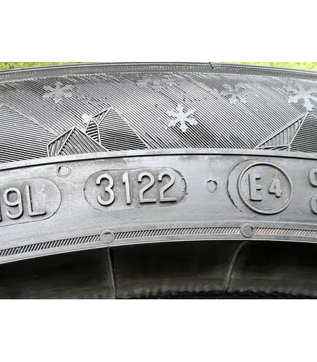 225/50 R17 Semperit Speed Grip 3 téli gumi 8mm 6