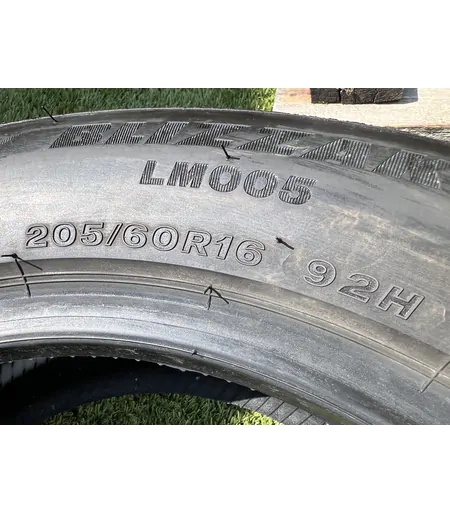205/60 R16 Bridgestone Blizzak LM-005 téli gumi 5-6,5mm 6