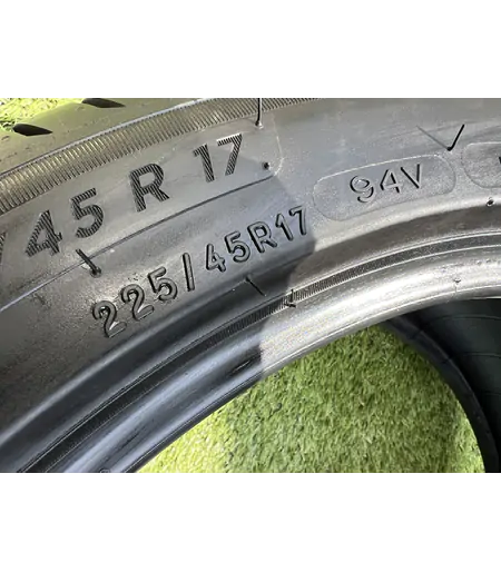 225/45 R17 Michelin Primacy 4 nyári gumi 4-4,5mm 5