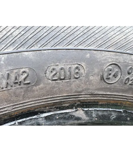 195/60 R15 Barum Bravuris 2 nyári gumi 4,5-5mm 4
