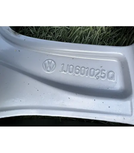 5x100 15" Volkswagen gyári alufelni 6Jx15h2 ET38 - Mobil Gumis 8