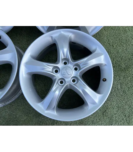 5x114.3 17" Mitsubishi gyári alufelni 7Jx17h2 ET46 - Mobil Gumis 4