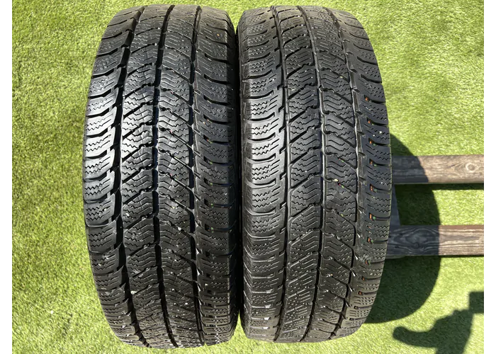 215/65 R16C Uniroyal SnowMax 3 téli gumi 8mm alapértelmezett kép