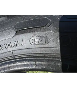 215/65 R16C Uniroyal SnowMax 3 téli gumi 8mm 5
