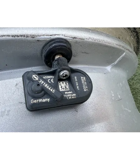 5x105 16" Opel K Astra gyári alufelni + TPMS szenzor 7Jx16h2 ET41 - Mobil Gumis 7