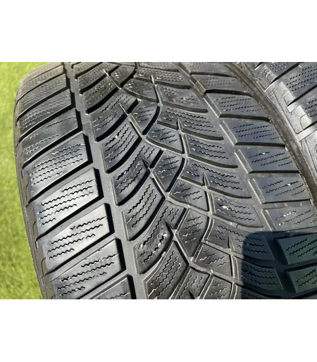 235/40 R19 Goodyear UltraGrip Performance téli gumi 5,5-6mm 2