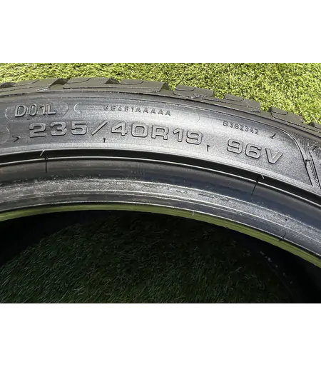 235/40 R19 Goodyear UltraGrip Performance téli gumi 5,5-6mm 6
