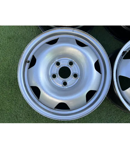 5x120 17" Volkswagen Caravelle gyári lemezfelni 7Jx17h2 ET55 2