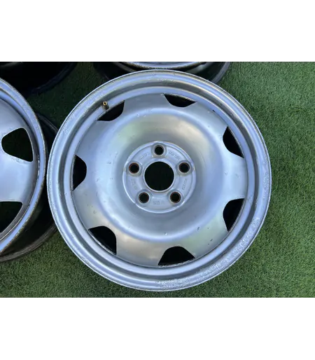 5x120 17" Volkswagen Caravelle gyári lemezfelni 7Jx17h2 ET55 3